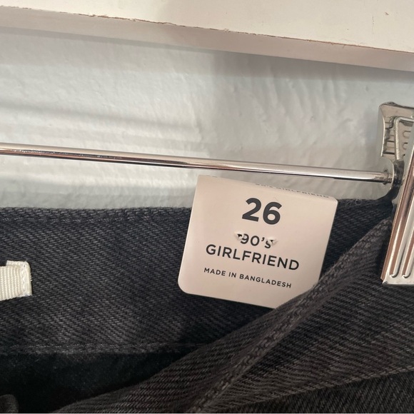 PacSun NWT 90’s Girlfriend Black Raven Denim Jean Shorts Frayed Hem Waist 26” - Picture 4 of 8